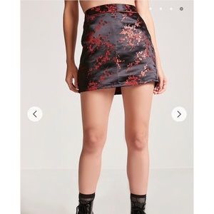 ❤️🖤 FOREVER 21 BLACK/RED FLORAL MINI SKIRT🖤❤️